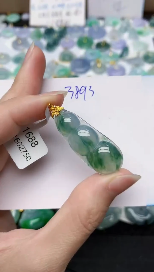 颈饰18K金镶嵌翡翠天然缅甸A货翡翠百元以上9元证书费自理