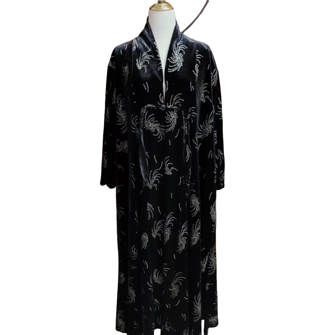 黑色烫金盘扣外披