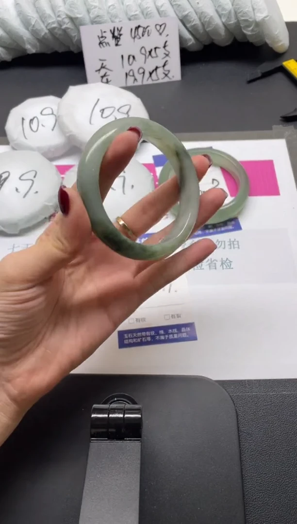 未镶嵌手镯石英质玉65-56