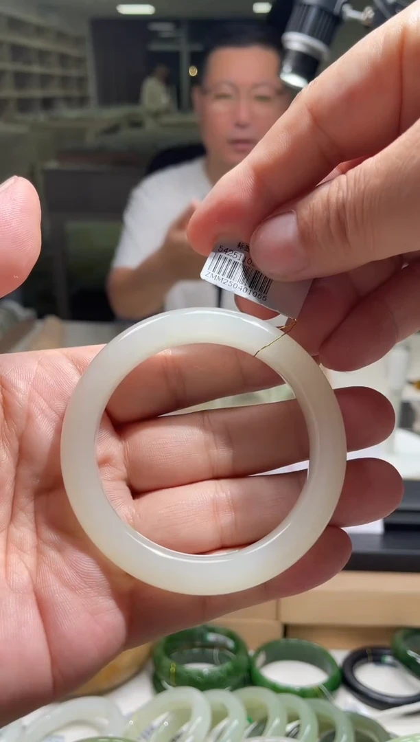 未镶嵌手镯和田玉56-58圈口 1066