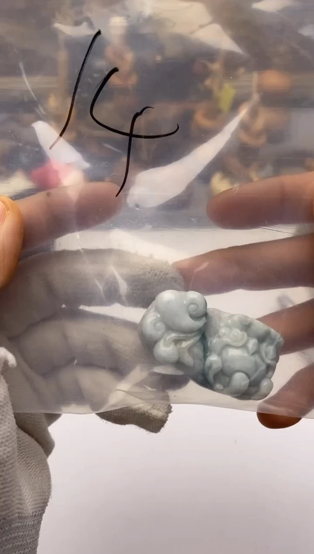 吊坠(不含链)未镶嵌翡翠雕刻貔貅