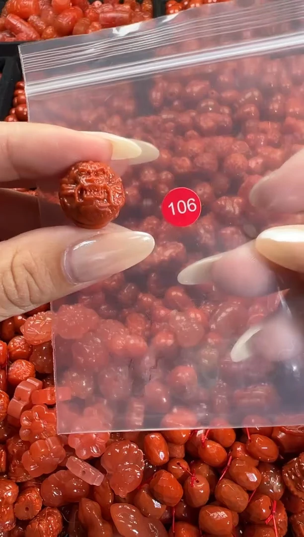 颈饰未镶嵌南红玛瑙1