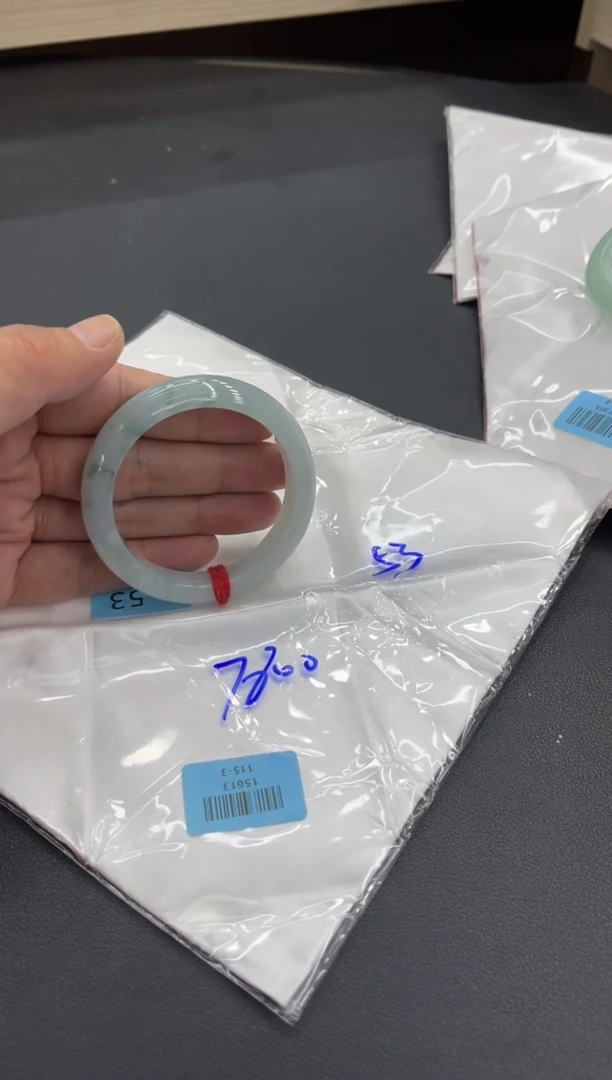 未镶嵌手镯翡翠O**！翡翠手镯