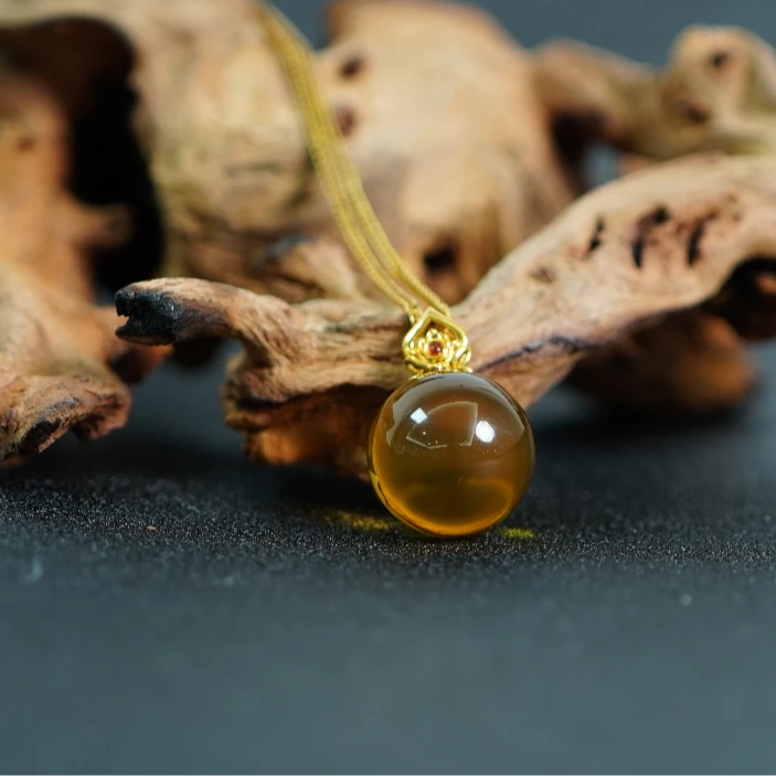 18K琥珀蓝珀吊坠 CA102143