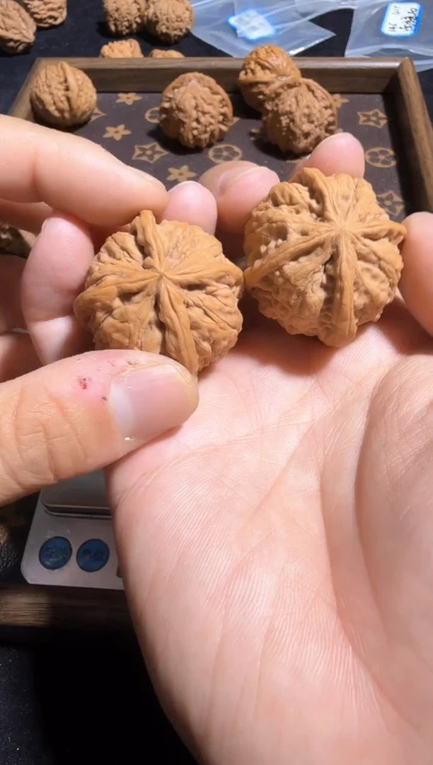 把件核桃全品雨花石四棱
