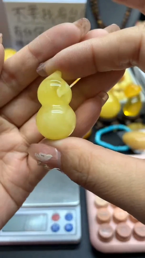 【闪购商品】未镶嵌琥珀珠宝奇石2697