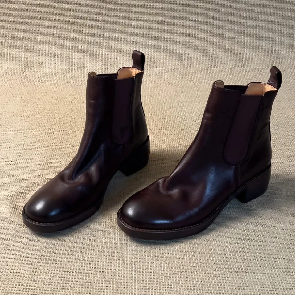 RubyL/4.5cm简约复古风通勤百搭拼接柔软舒适圆头粗跟短靴女款