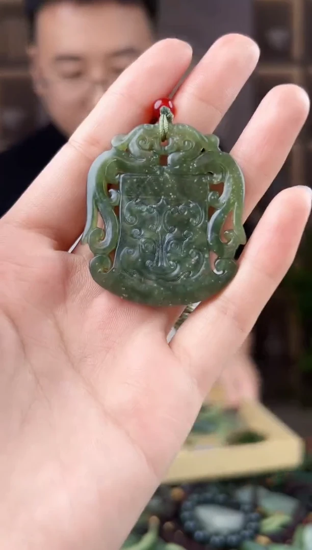 未镶嵌和田玉挂件拍一发一