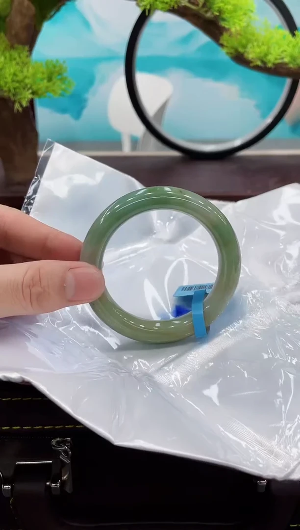 【闪购商品】翡翠手镯未镶嵌手镯