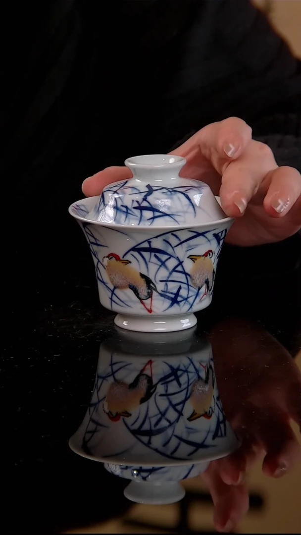 时*李华手绘青花鹭鸶盖碗