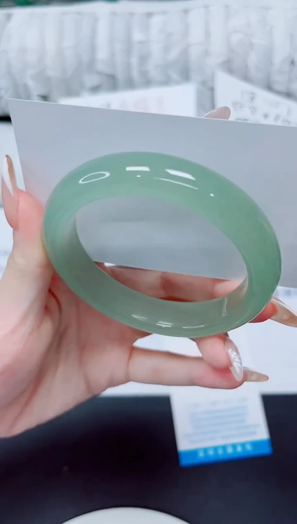 未镶嵌手镯石英质玉22/58.2AAA