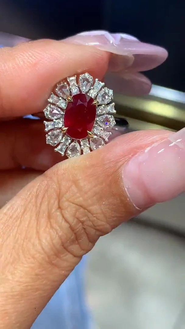 18K金镶嵌戒指红宝石1.58ct