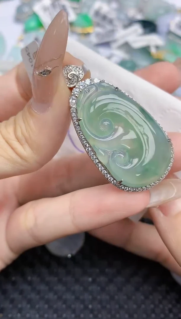 颈饰银S925镶嵌翡翠70   天然翡翠A货  百元以上9米证书费自理