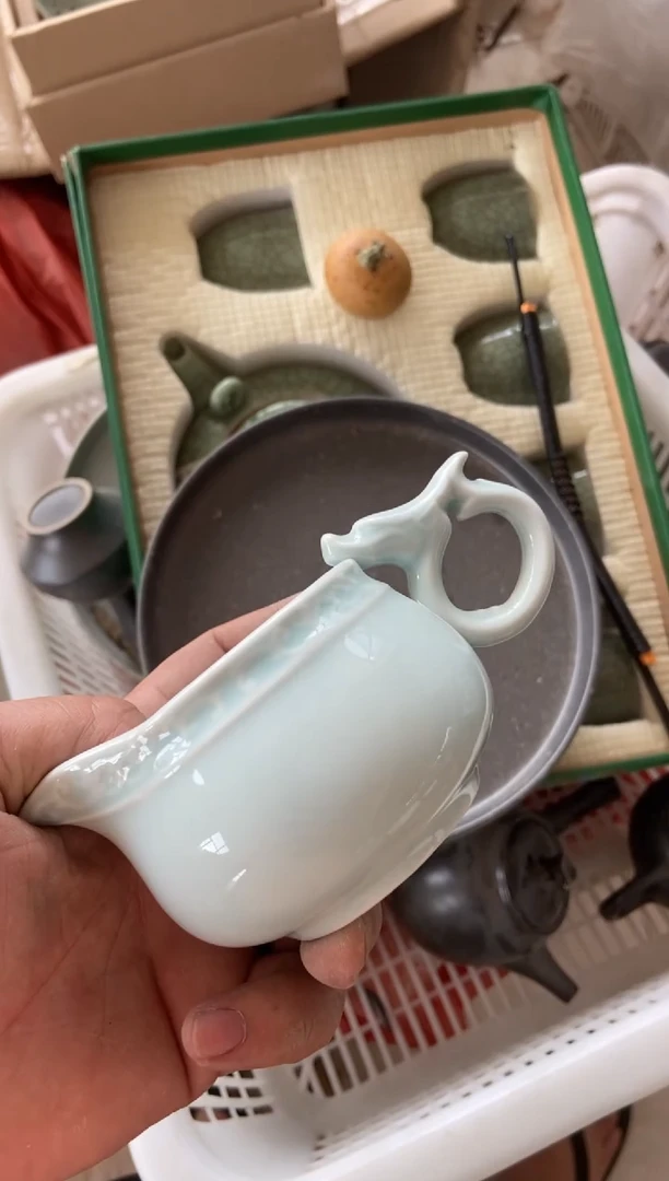 无运费险有瑕疵的摄影的产品有使用过的痕迹有点脏介意勿拍