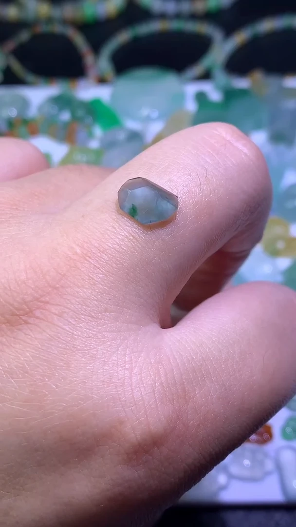 未镶嵌定制翡翠毛货