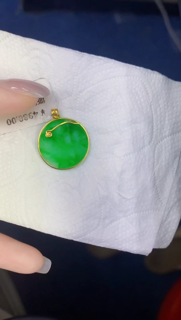 颈饰18K金镶嵌翡翠缅甸天然翡翠A货