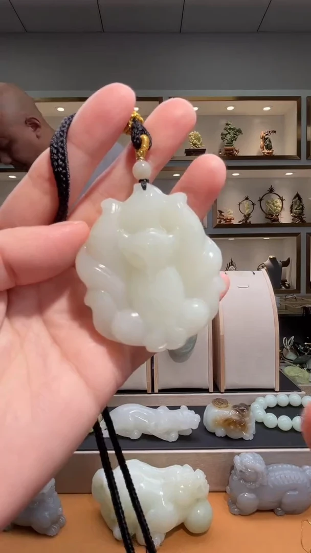 颈饰未镶嵌和田玉苏