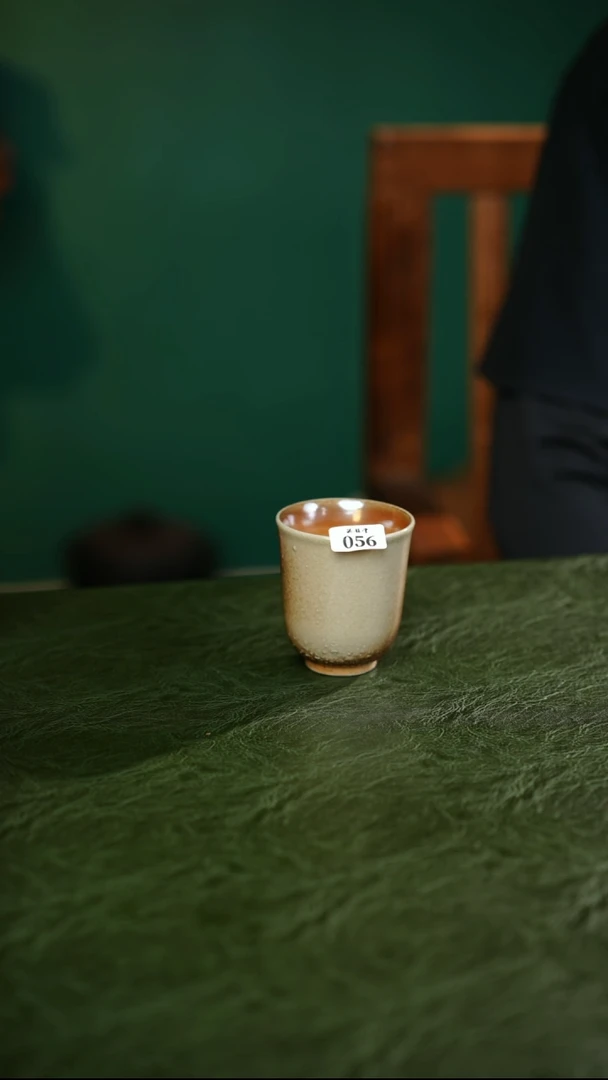 开播瑕宝白泥柴烧闻香杯56开播瑕宝白泥柴烧闻香杯
