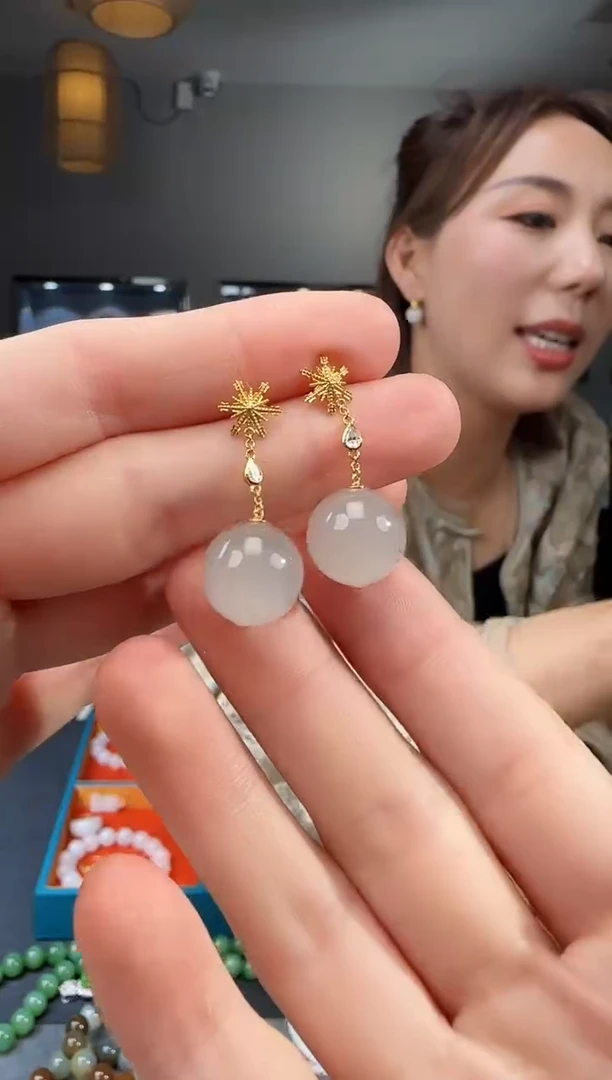 和田玉18K金镶嵌耳饰1