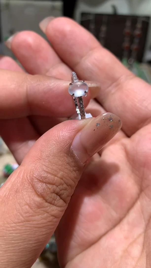 未镶嵌翡翠耳饰戒指