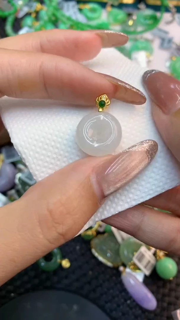 颈饰未镶嵌翡翠1