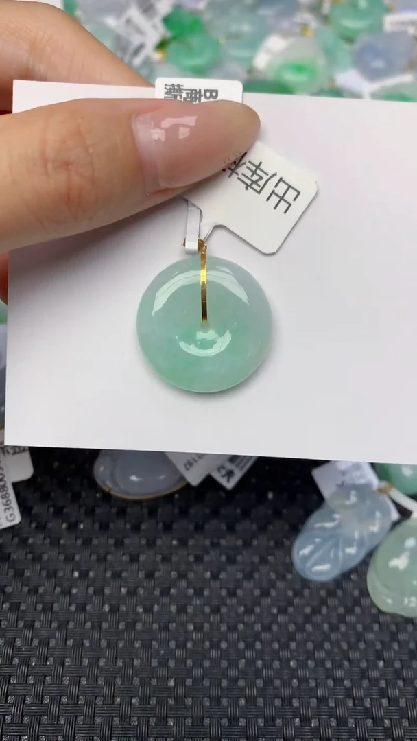 翡翠18K金镶嵌颈饰天然翡翠a货