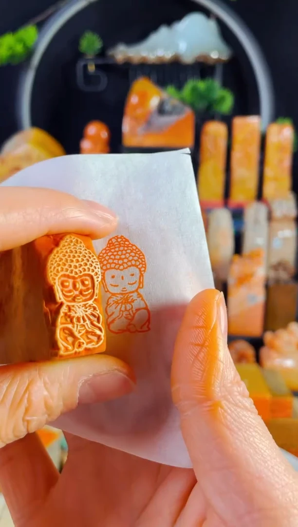 【闪购商品】老挝石印石手工篆刻《小弥勒佛造像》1.5*3木纹