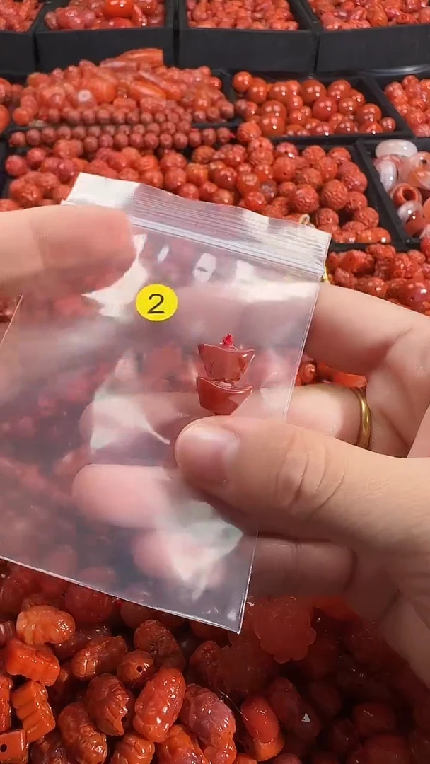 颈饰未镶嵌南红玛瑙1