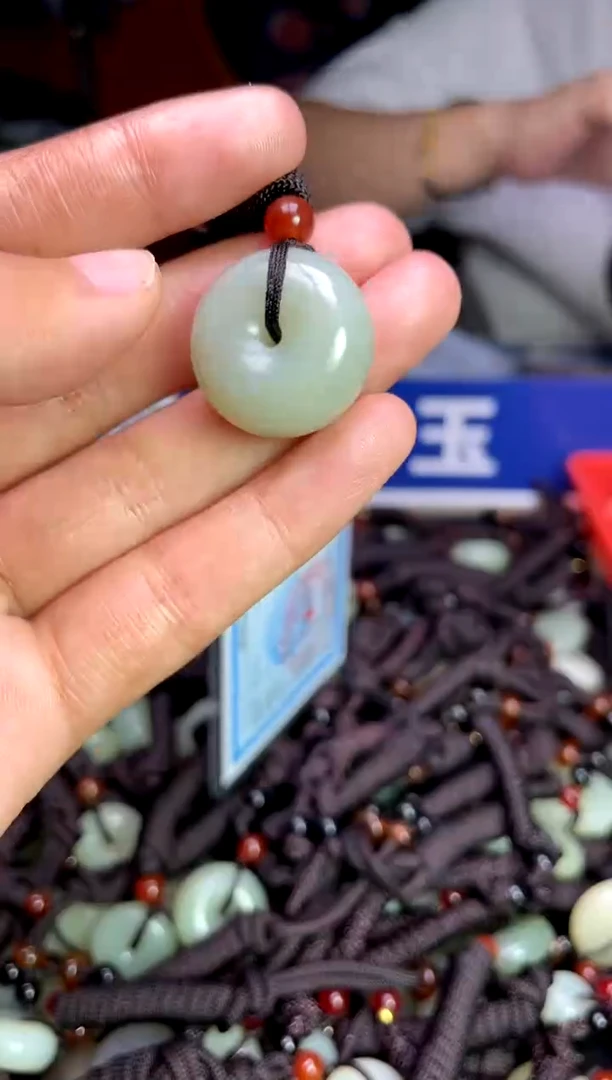 未镶嵌和田玉挂件1