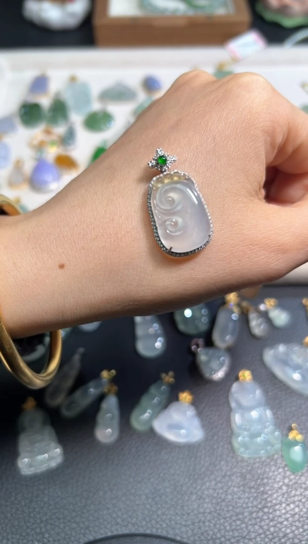 【闪购商品】翡翠颈饰18K金镶嵌翡翠源头直播间