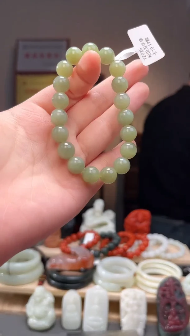 颈饰未镶嵌和田玉手串