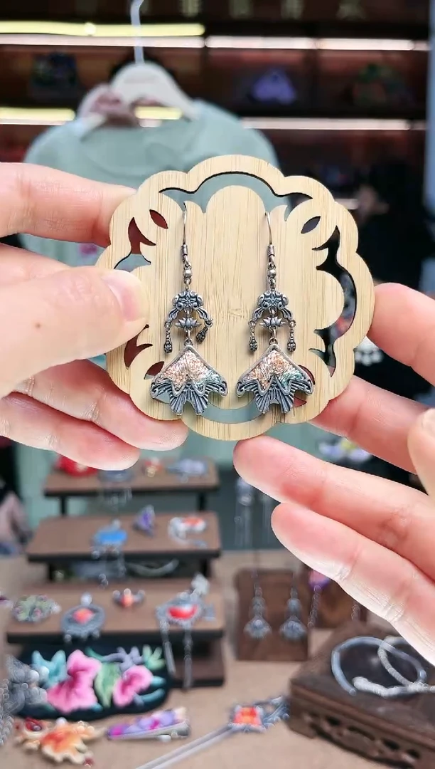 【闪购商品】织绣1652黔东南苗族刺绣