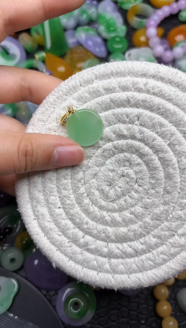 颈饰未镶嵌翡翠缅甸翡翠吊坠