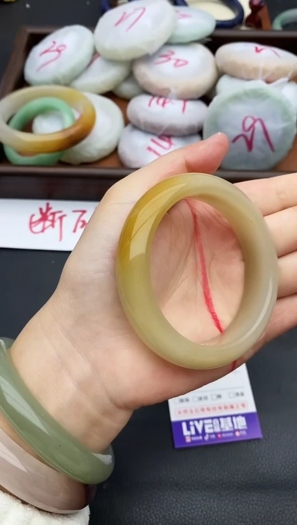 未镶嵌手镯石英质玉113+56/57
