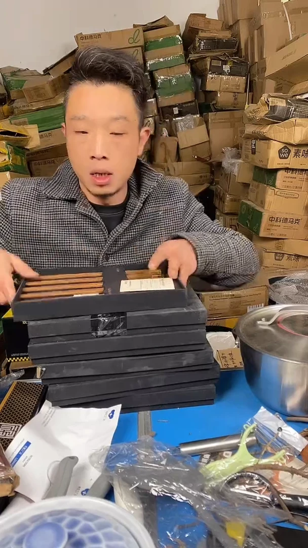 1鸡翅木筷10双  礼盒装
