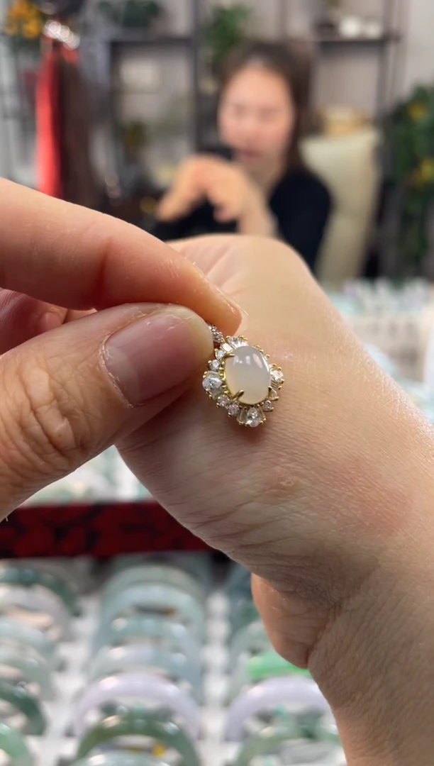 【闪购商品】翡翠吊坠(赠链)银S925镶嵌多样性发货 发一件