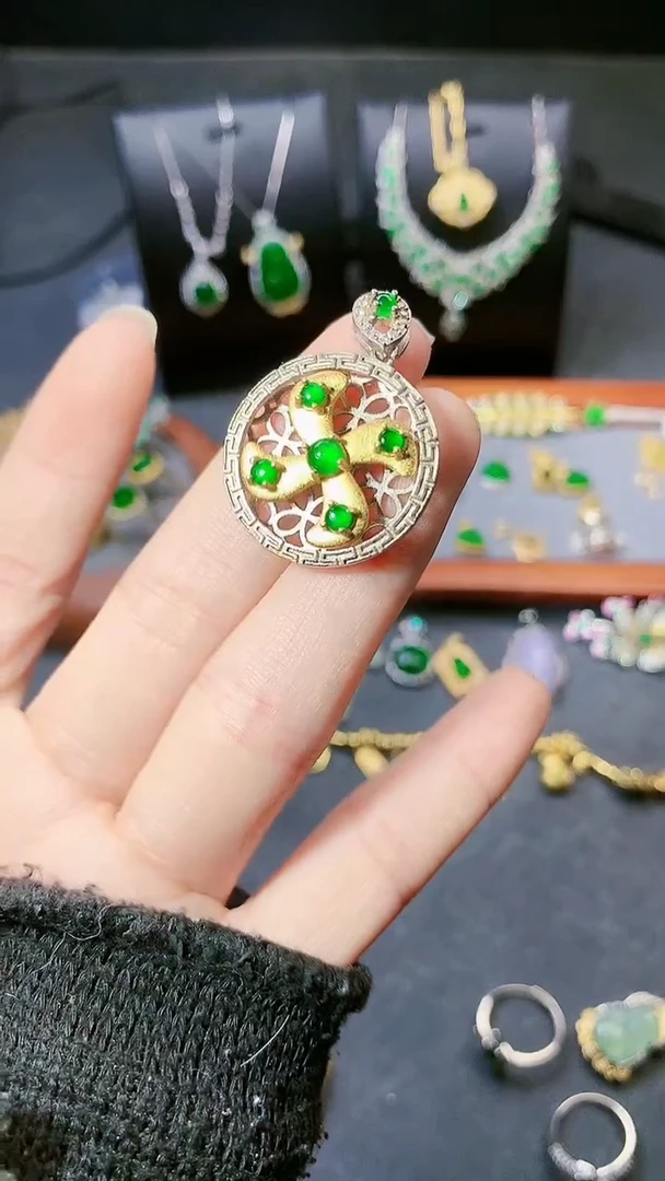 【闪购商品】翡翠吊坠(赠链)银S925镶嵌吊坠