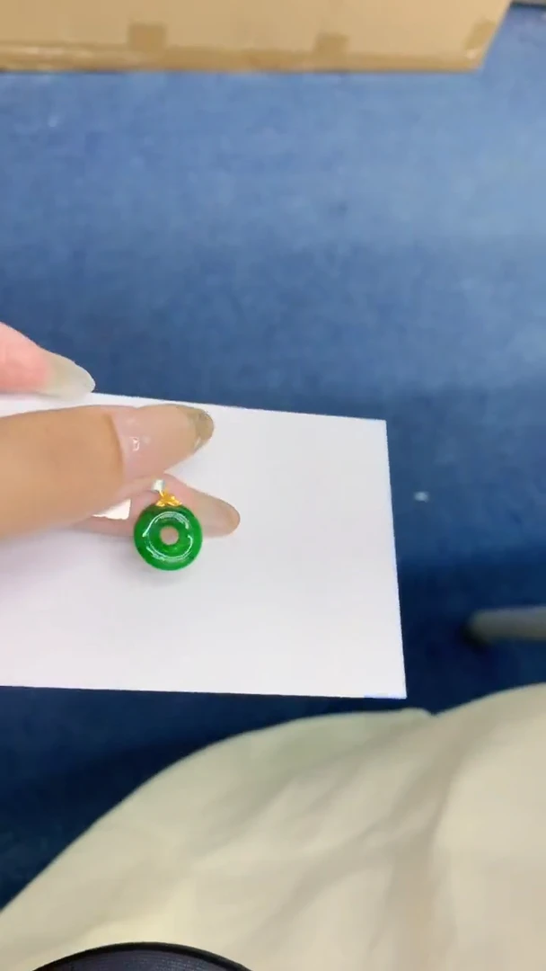 翡翠18K金镶嵌颈饰           1