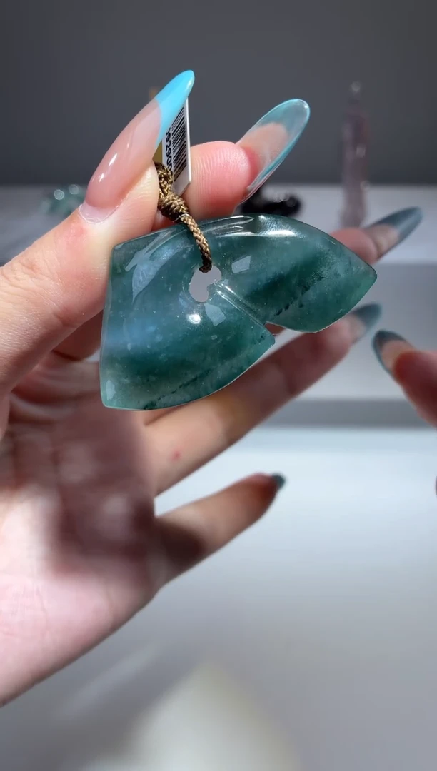 翡翠未镶嵌吊坠(不含链)随形吊坠