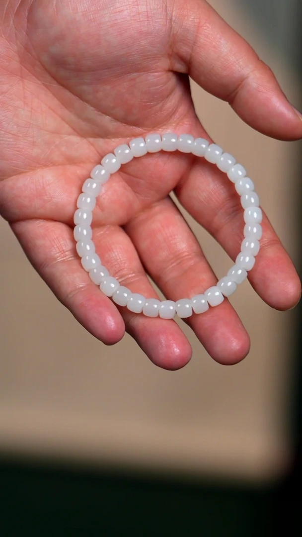 未镶嵌手链和田玉7mm黑山无黑点白