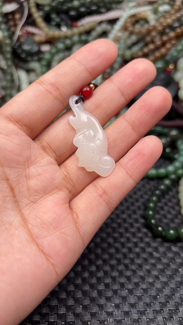 颈饰未镶嵌和田玉1