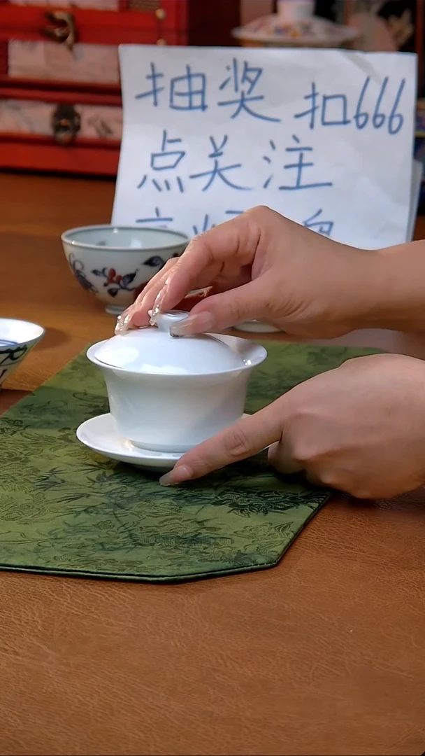手工雕刻三才盖碗