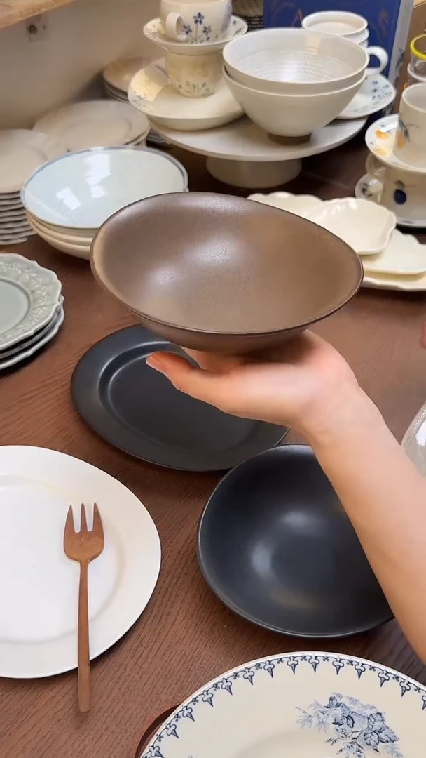 雾面棕色三角碗单只瑕疵款气孔黑点