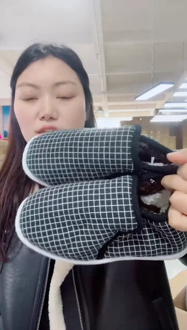 牛筋底黑格子棉鞋37码