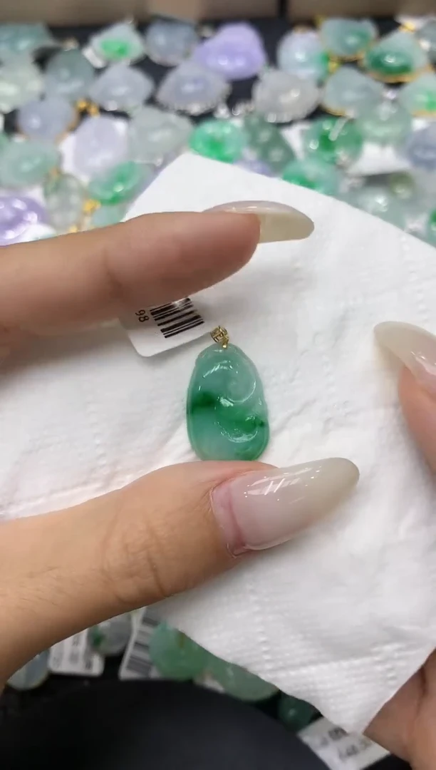 颈饰18K金镶嵌翡翠11111111