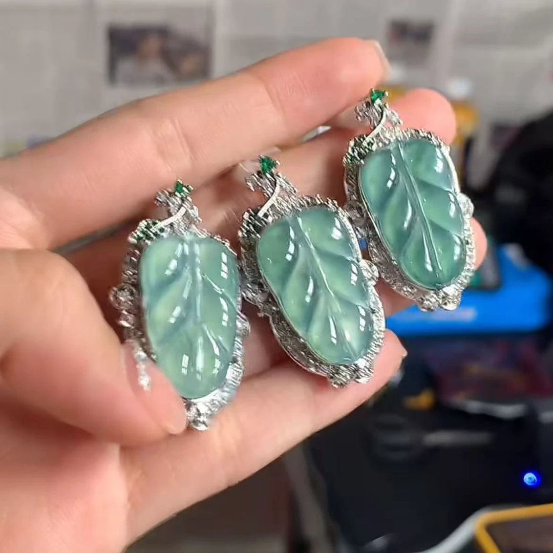 关漂亮【逍遥严选】天然A货翡翠叶子吊坠*6968/107/多样性发/1件