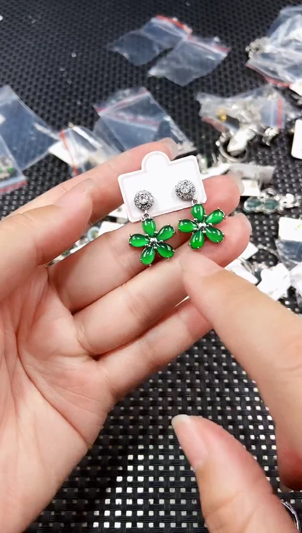 翡翠未镶嵌耳饰1111111111