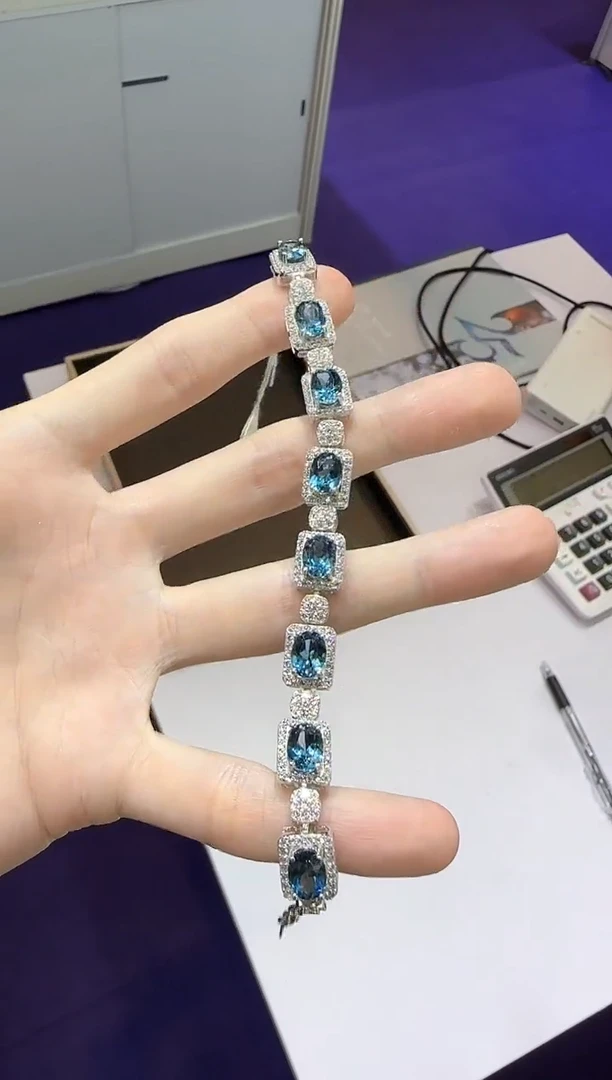 【闪购商品】托帕石手链银S925镶嵌6*8mm伦敦蓝