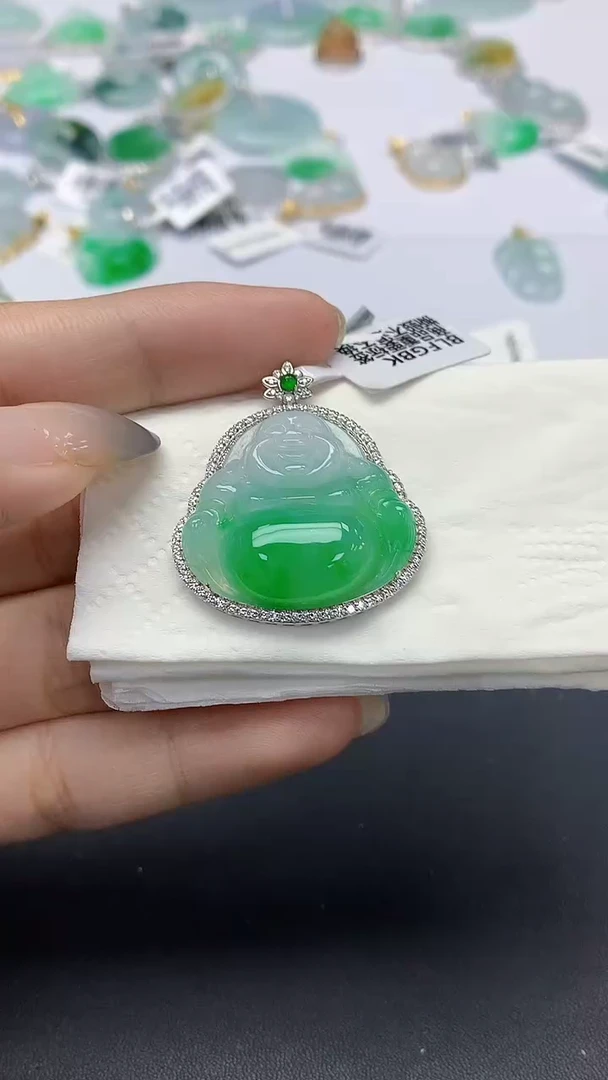 翡翠18K金镶嵌颈饰天然缅甸a货翡翠