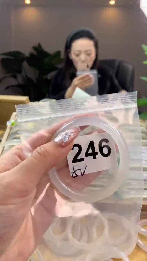 【闪购商品】玛瑙/玉髓手镯未镶嵌246